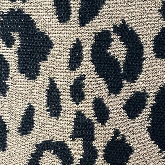 Leopard Print V-Neck Sweater Sz. 1X - Picture 3 of 9